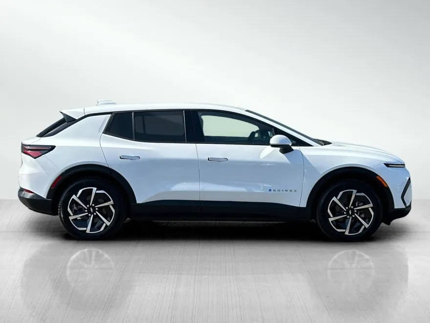 2025 Chevrolet Equinox EV 1LT photo 1