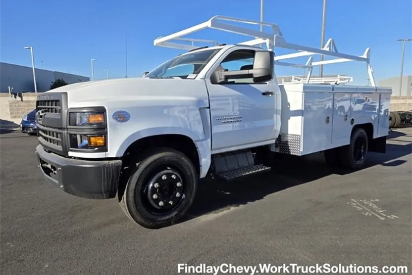 2024 Chevrolet Silverado 5500HD Work Truck photo 1