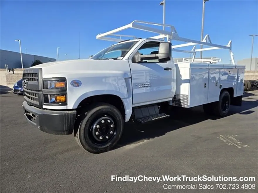 2024 Chevrolet Silverado 5500HD Work Truck photo 1
