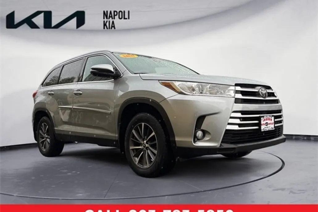2019 Toyota Highlander SE XLE photo 1