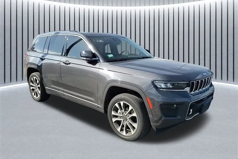 2022 Jeep Grand Cherokee Overland photo 1
