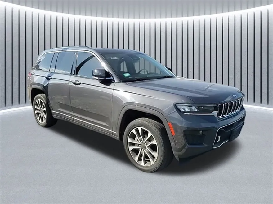 2022 Jeep Grand Cherokee Overland photo 1