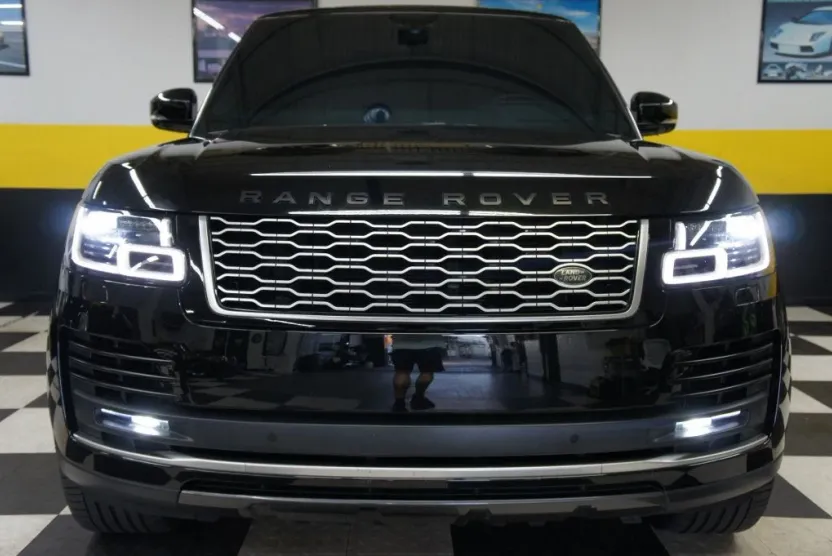 2019 Land Rover Range Rover photo 1