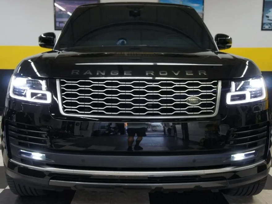 2019 Land Rover Range Rover photo 1