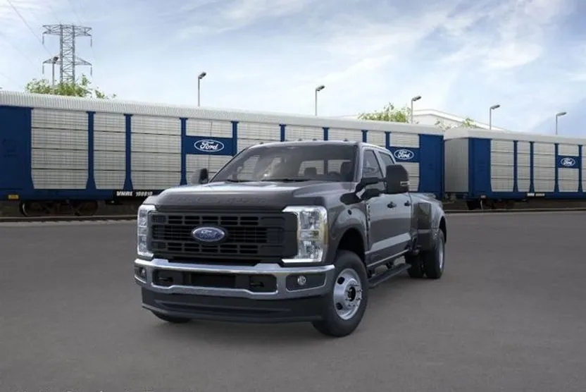 2026 Ford F-350 photo 1