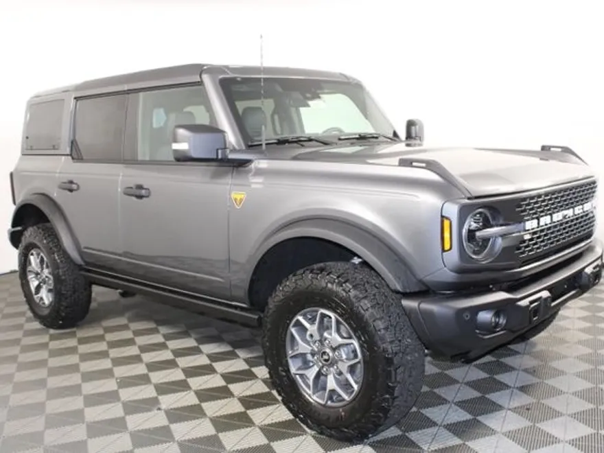 2025 Ford Bronco Badlands photo 1