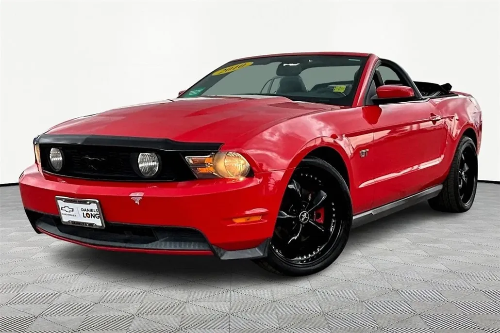 2010 Ford Mustang GT Convertible photo 1