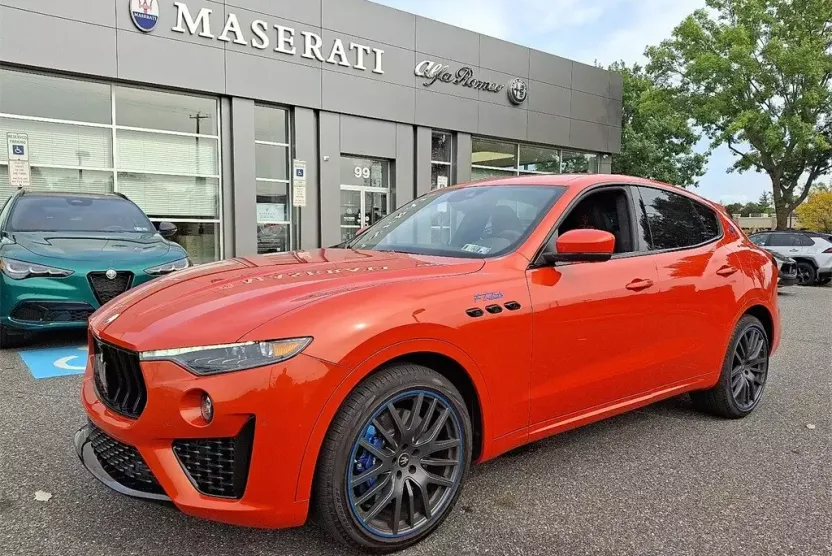 2023 Maserati Levante photo 1