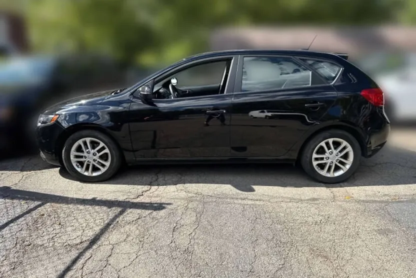2011 Kia Forte EX photo 1