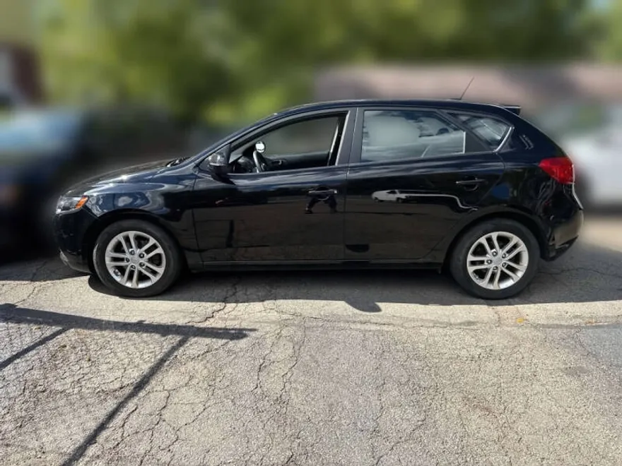 2011 Kia Forte EX photo 1