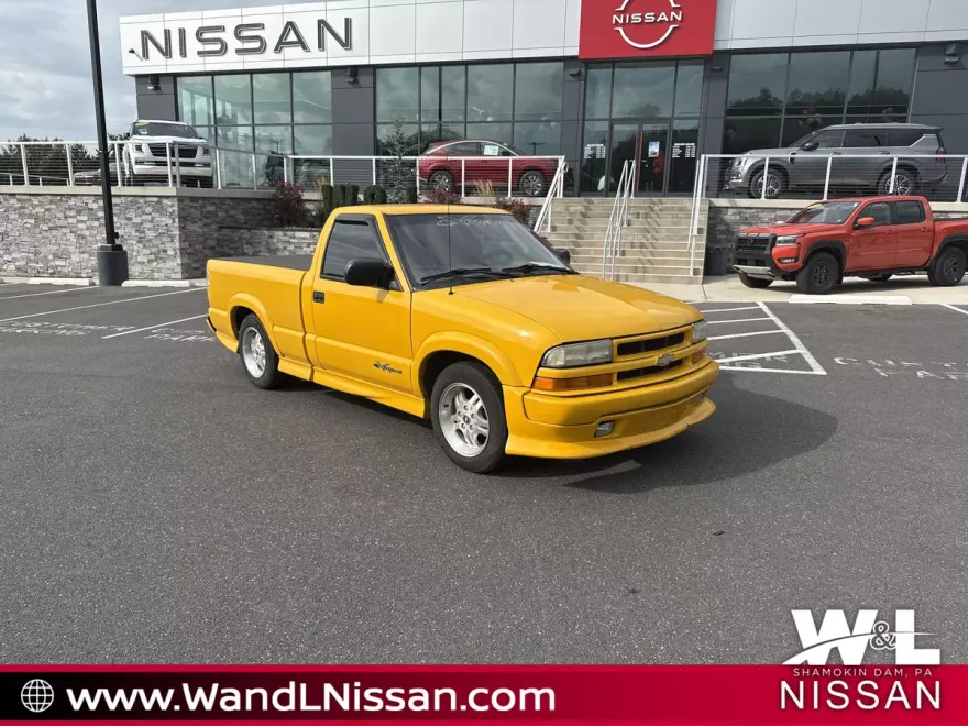2003 Chevrolet S-10 Pickup photo 1