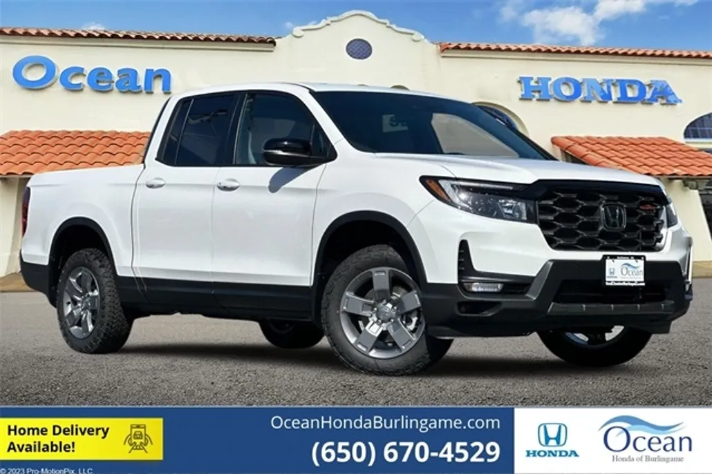 2025 Honda Ridgeline TrailSport photo 1