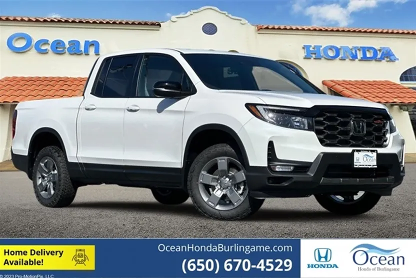 2025 Honda Ridgeline TrailSport photo 1
