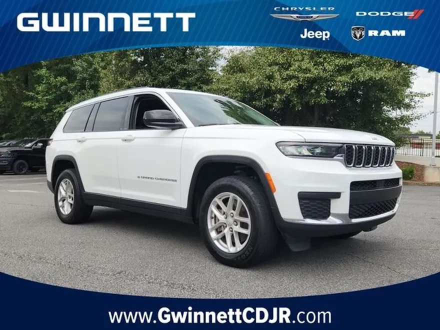 2023 Jeep Grand Cherokee Laredo photo 1