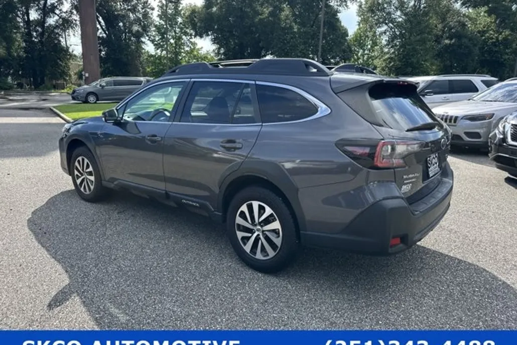 2023 Subaru Outback Premium photo 1