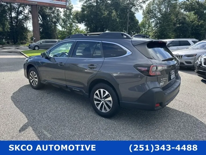 2023 Subaru Outback Premium photo 1