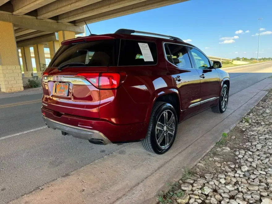 2017 Gmc Acadia Denali photo 1