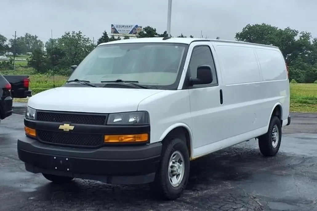 2023 Chevrolet Express Cargo 2500 Base photo 1