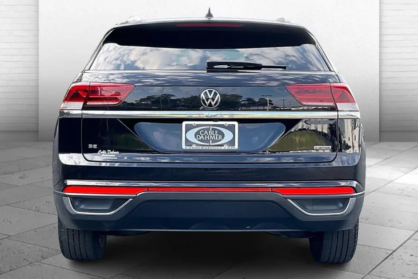 2021 Volkswagen Atlas Cross Sport SE photo 1