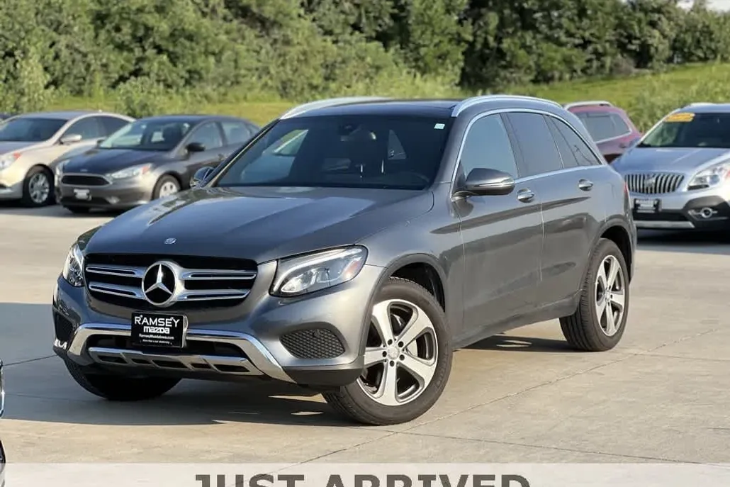 2017 Mercedes Benz GLC 300 photo 1