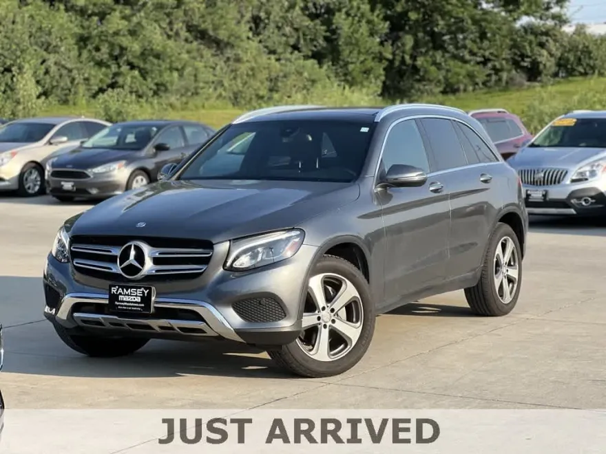 2017 Mercedes Benz GLC 300 photo 1