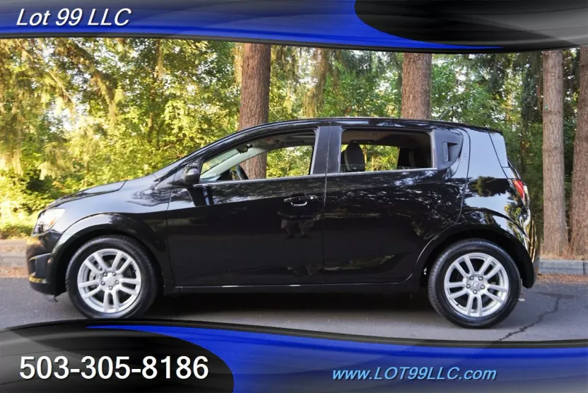 2016 Chevrolet Sonic LT photo 1