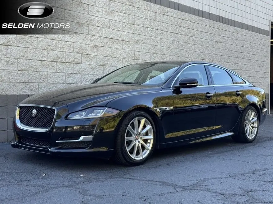 2016 Jaguar XJ R-Sport photo 1