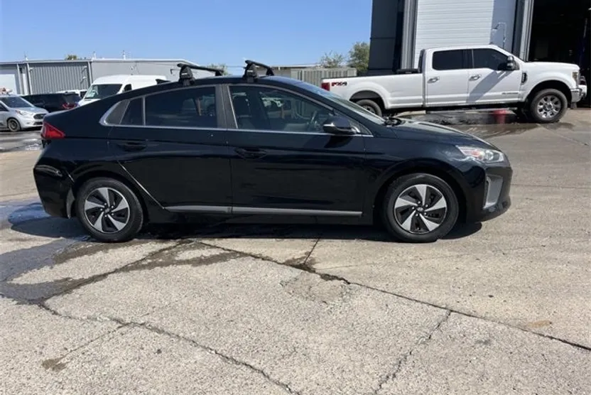 2019 Hyundai Ioniq SEL photo 1