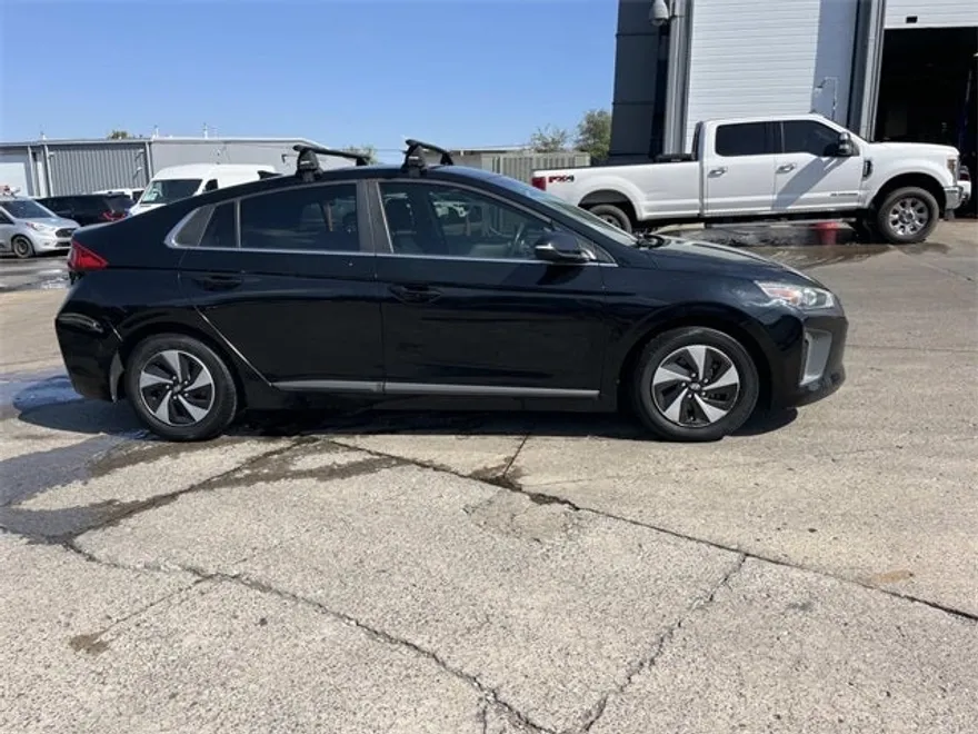 2019 Hyundai Ioniq SEL photo 1