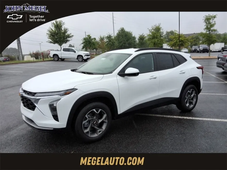 2025 Chevrolet Trax LT photo 1