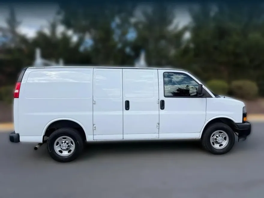 2019 Chevrolet Express 2500 Cargo Van photo 1