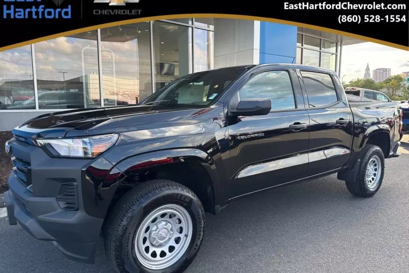 2025 Chevrolet Colorado LT photo 1
