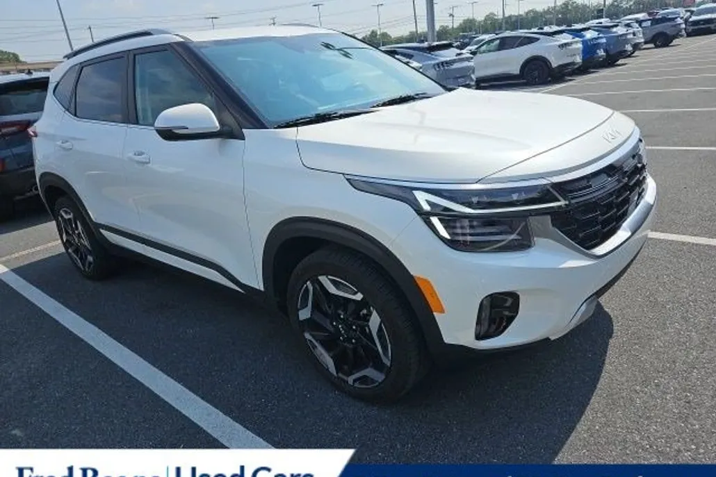 2025 Kia Seltos SX photo 1