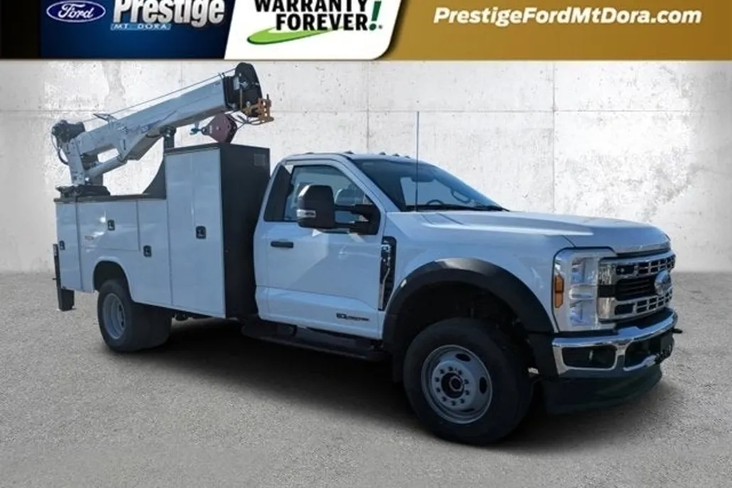 2024 Ford F-600 photo 1