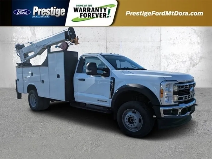 2024 Ford F-600 photo 1