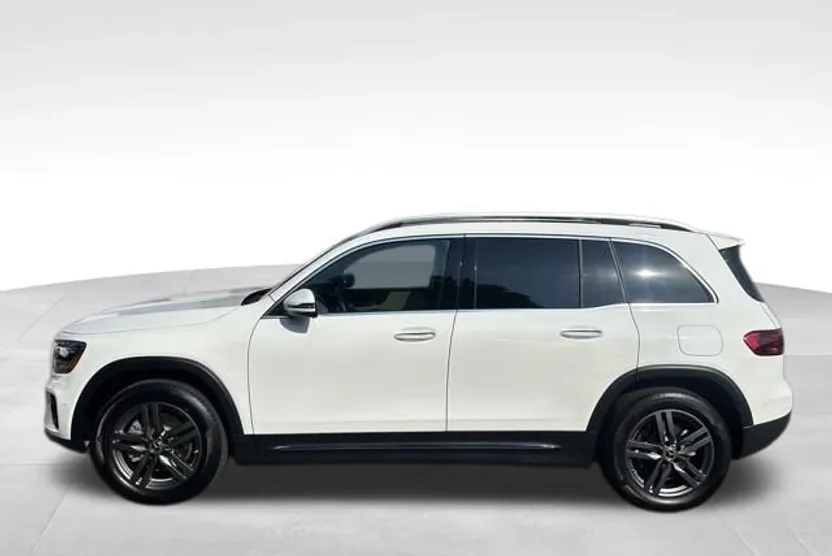 2025 Mercedes Benz GLB 250 4MATIC photo 1