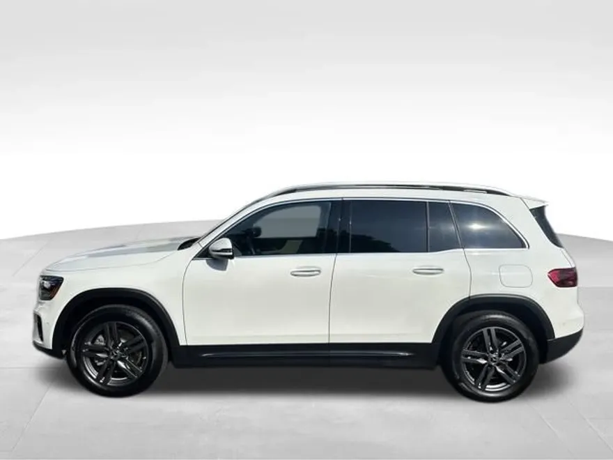 2025 Mercedes Benz GLB 250 4MATIC photo 1