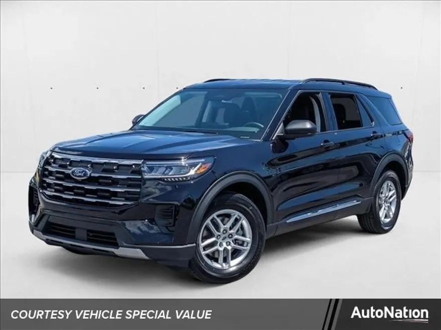 2025 Ford Explorer photo 1