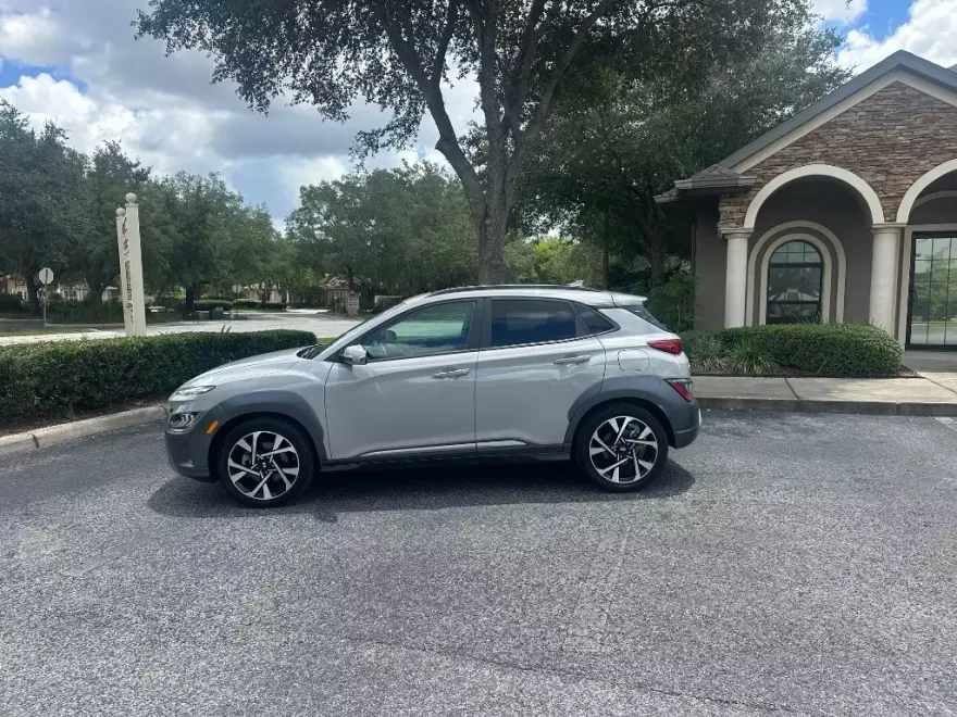 2022 Hyundai Kona Limited photo 1