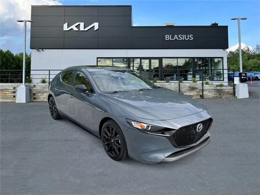 2024 Mazda Mazda3 2.5 s Carbon photo 1