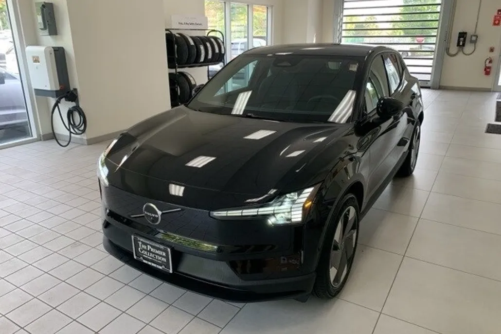 2025 Volvo EX30 Ultra photo 1