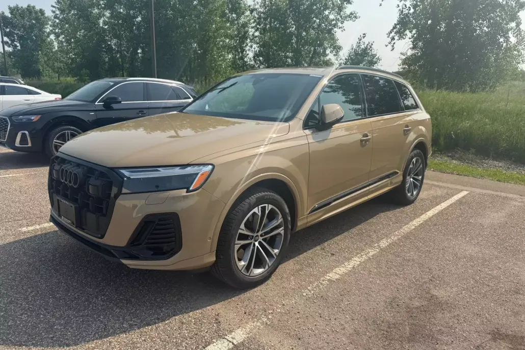 2025 Audi Q7 45 Premium Plus photo 1