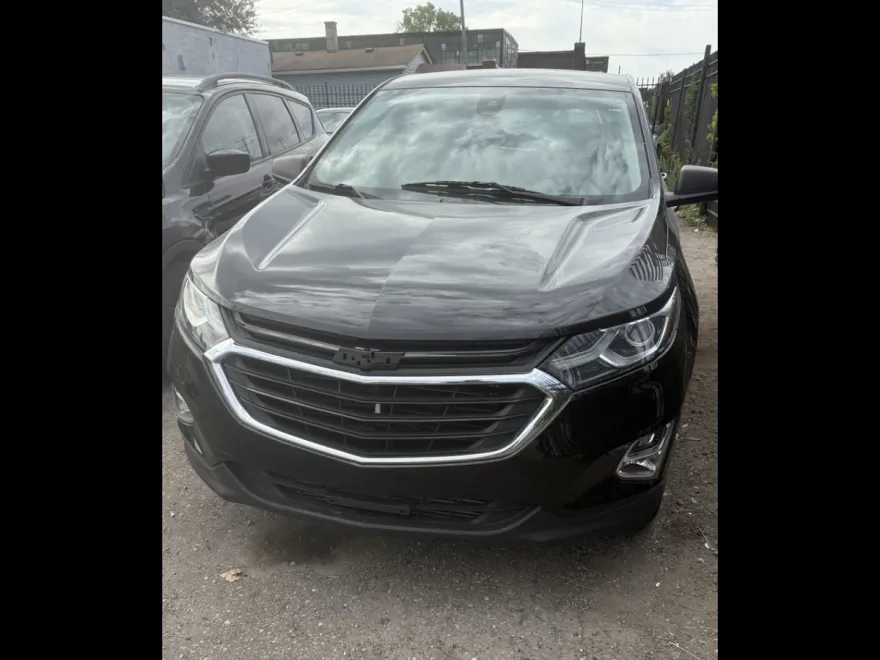 2021 Chevrolet Equinox LS photo 1