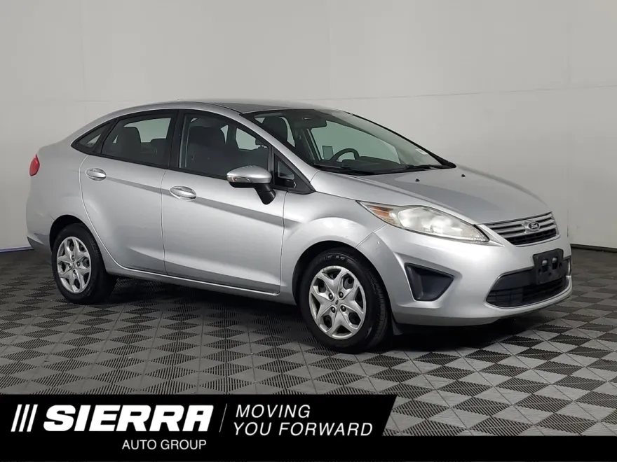2013 Ford Fiesta SE photo 1