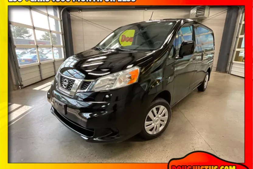 2017 Nissan NV200 SV photo 1