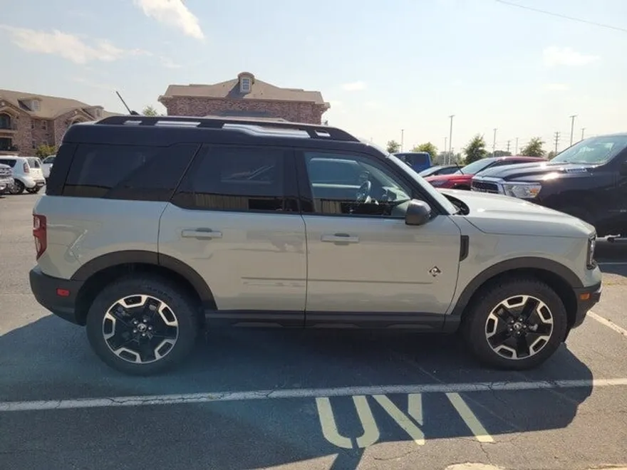 2023 Ford Bronco Sport Outer Banks photo 1