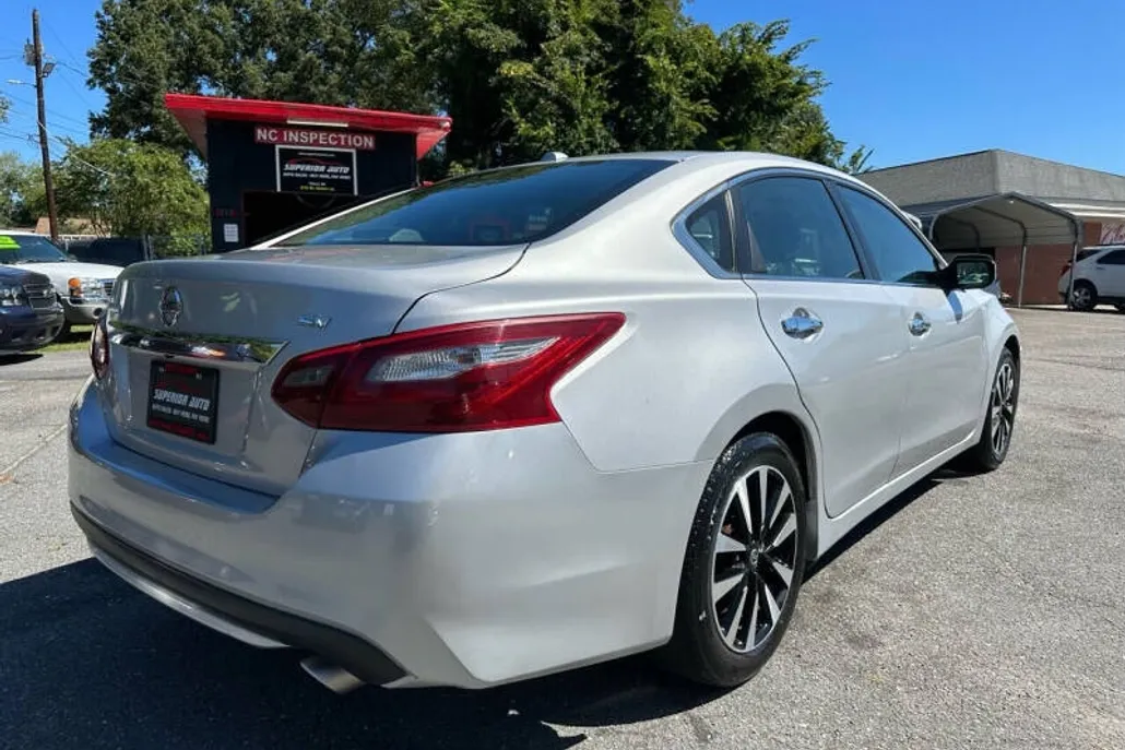 2018 Nissan Altima 2.5 SV photo 1
