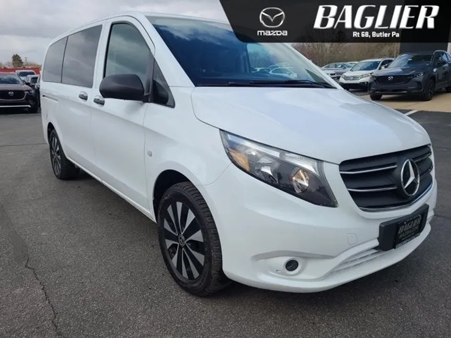2022 Mercedes Benz Metris Passenger Van photo 1
