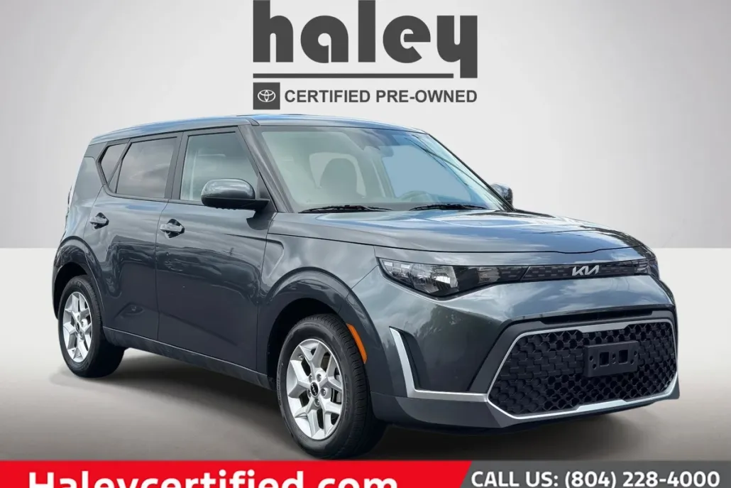 2023 Kia Soul LX photo 1