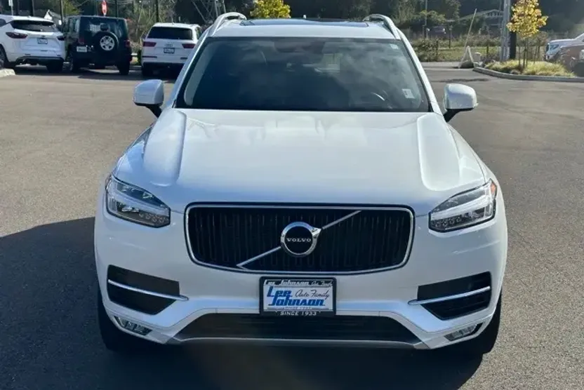 2018 Volvo XC90 T6 AWD Momentum photo 1